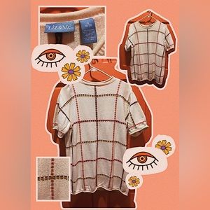 Short sleeve white sweater with multicolor stitched pattern